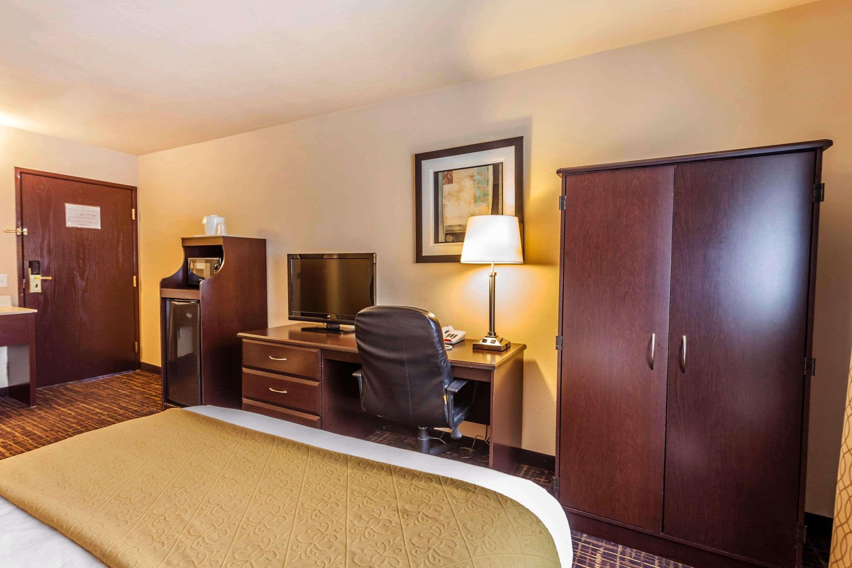 Quality Inn Arlington Exterior photo